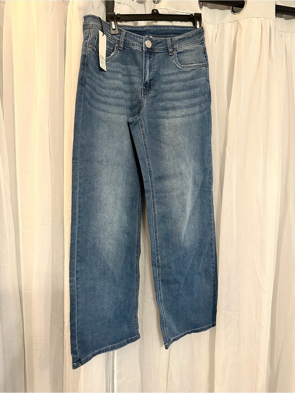 Wide Leg Flare Jeans in Medium Blue